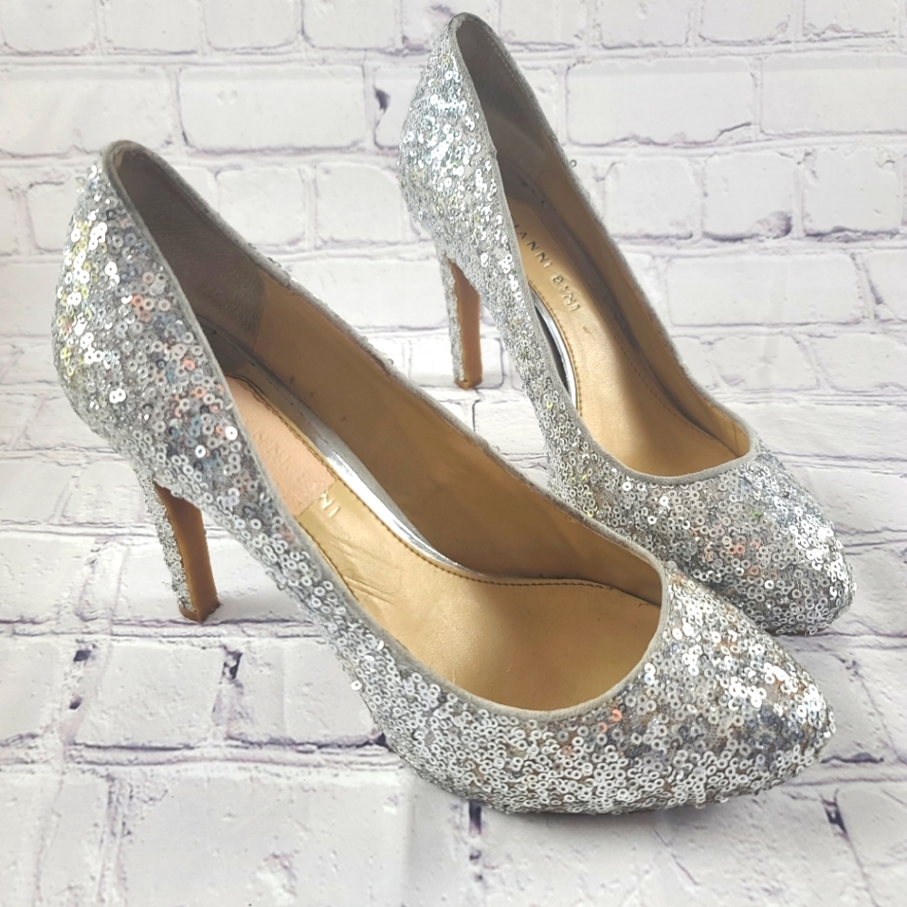 Gianni Bini Size 8 Sequined Pumps Silver